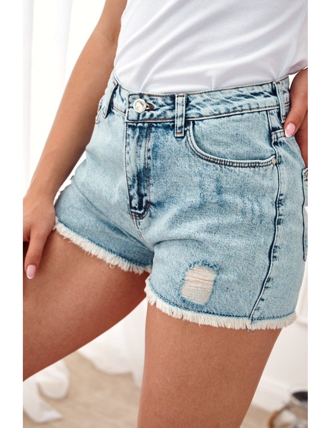 Short denim shorts with abrasions, light blue 30080 - Online store - Boutique